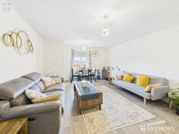 CAM03852G0-PR0221-STILL002