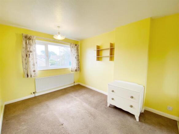 Bedroom 1.jpg