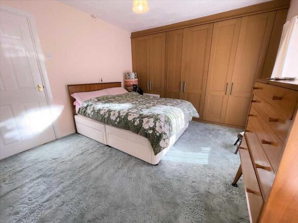 Bedroom 1 image 1