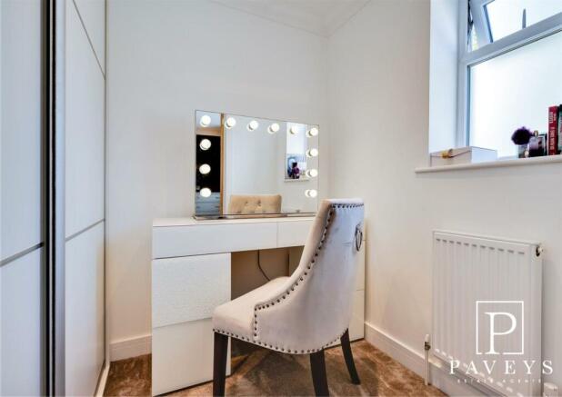 DRESSING ROOM