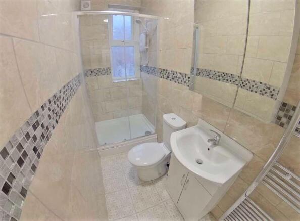 5 bed Terraced to rent Image 4