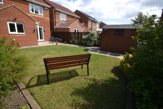 ENCLOSED REAR GARDEN