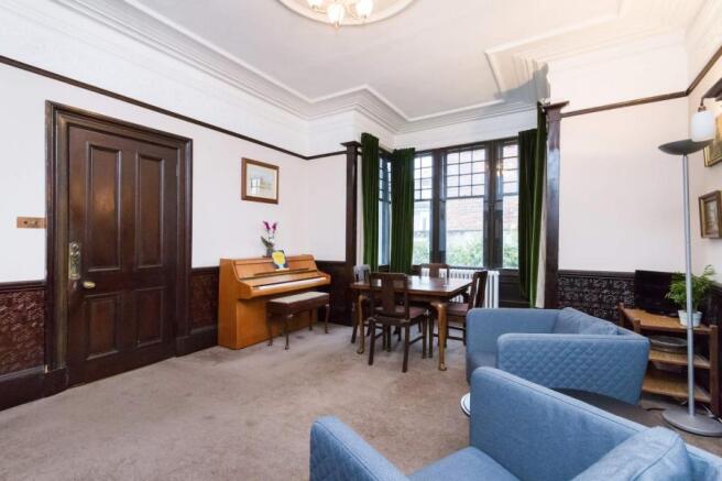Formal Dining/Lounge