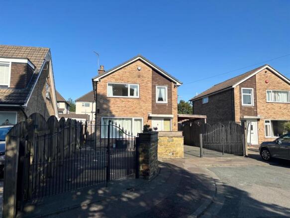 4 bed Detached for sale Image 10