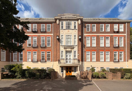 Lulworth Court, Cannon Hill, London, N14