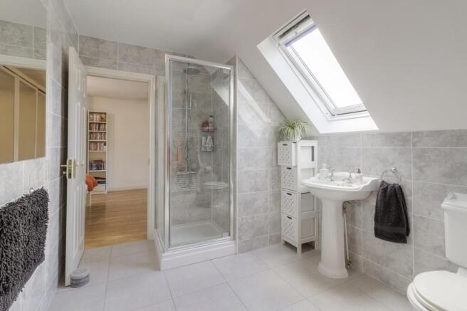 En-suite to bedrooms 2 & 3.jpg