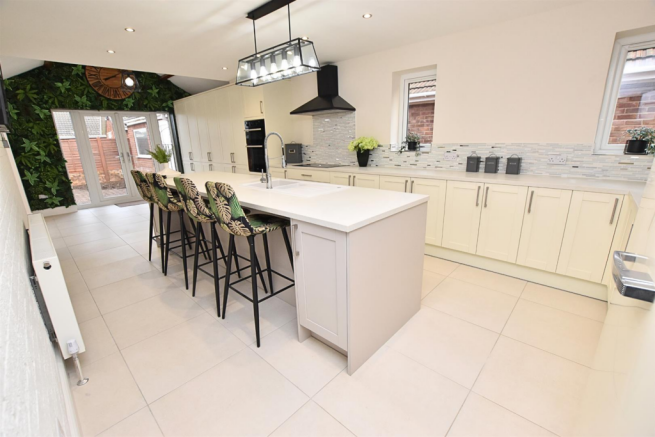 LIVING KITCHEN