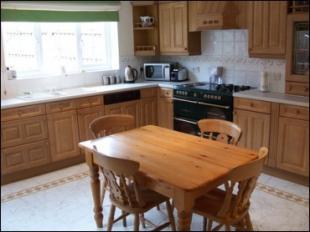 Kitchen/B'fast Room