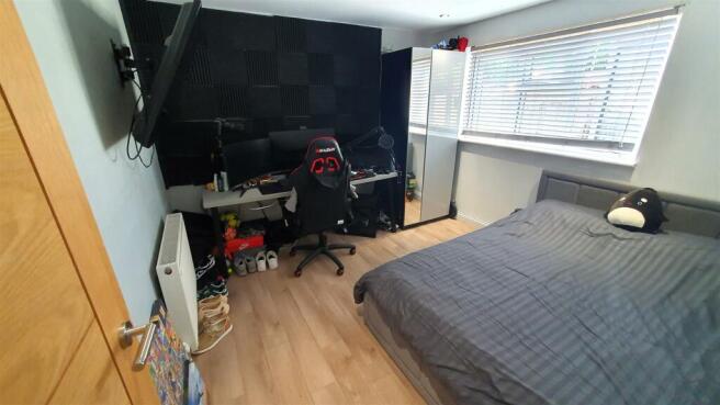 Bed 3.jpg