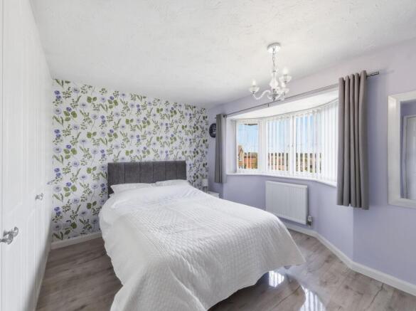 4 bed Detached for sale Image 11