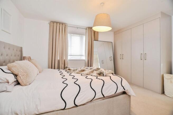 4 bed Detached for sale Image 11