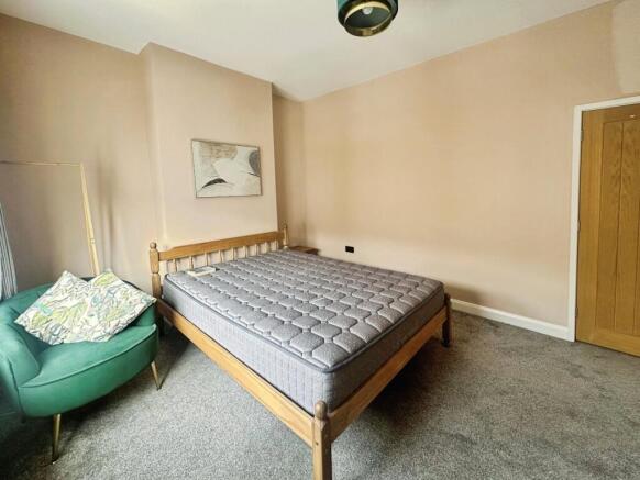 2 bed End of Terrace to rent Image 11