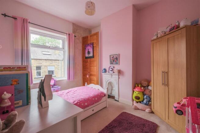 3 bed Terraced for sale Image 11