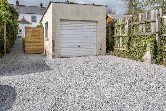 SINGLE GARAGE