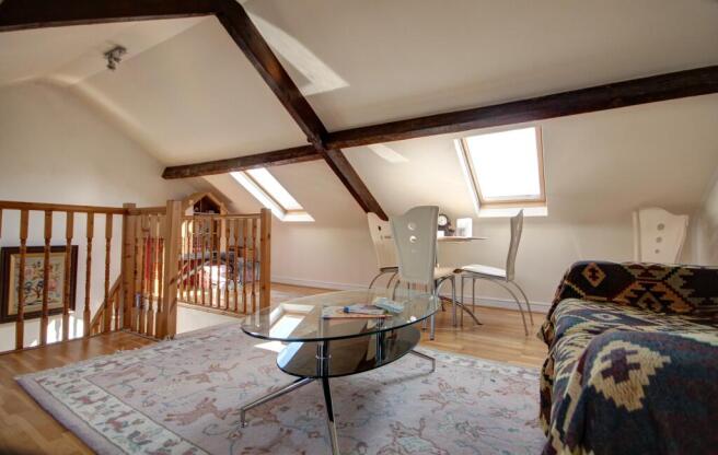 4 bed Terraced for sale Image 12
