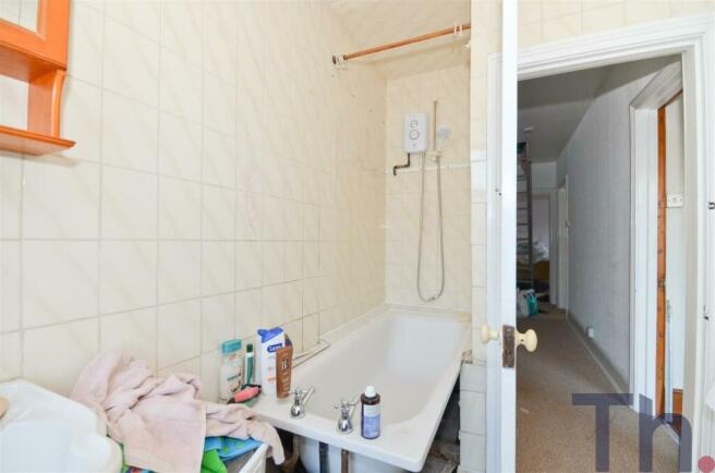 Bathroom.JPG