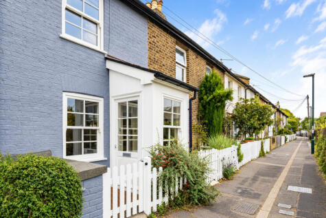 Railway Side, Barnes, SW13