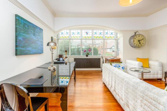 Lounge/Dining Room