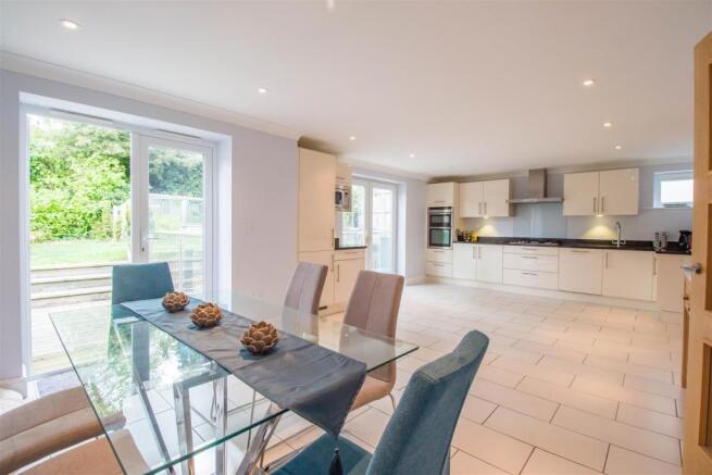Kitchen / Dining