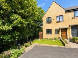 9, Beck Bridge Lane, Bradford BD15 8HD