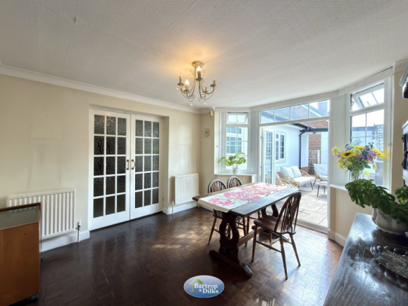 4 bed Detached Bungalow for sale Image 11