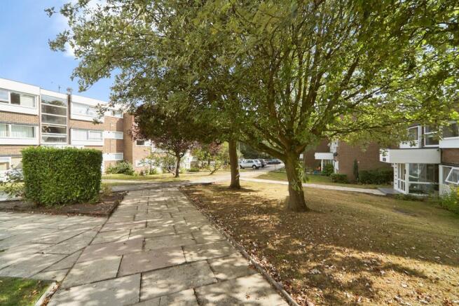 2 bed Apartment for sale Image 11