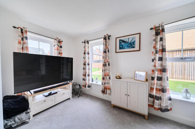 1375943-1-690a1cb...