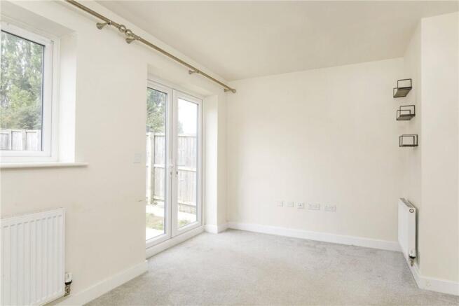 2 bed Semi-Detached to rent Image 4