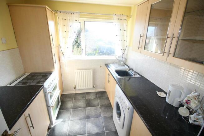 10 Butsfield Way-Kit.JPG