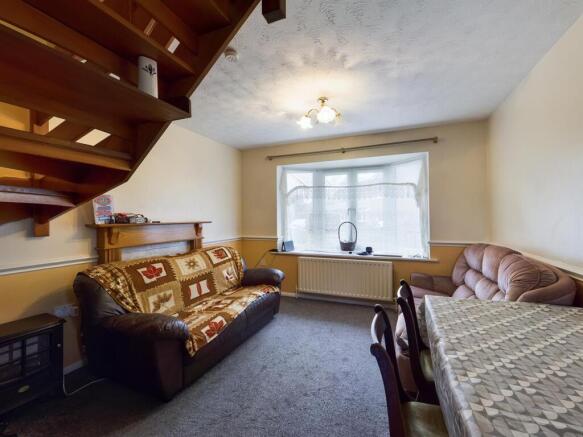 27 Larkspur Croft NEW 2021 (3).jpg