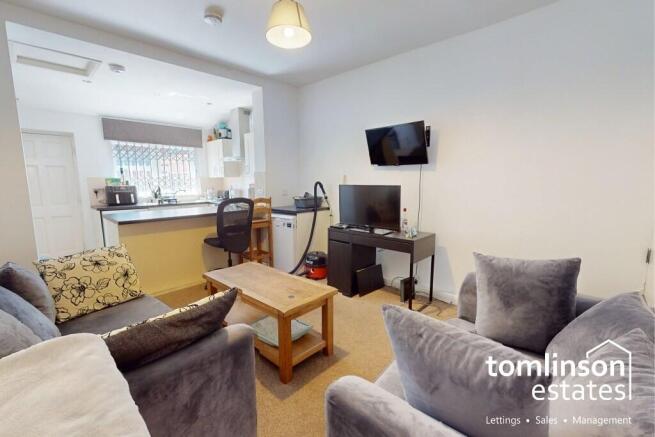 3 Bedroom mid terrace house - HMO