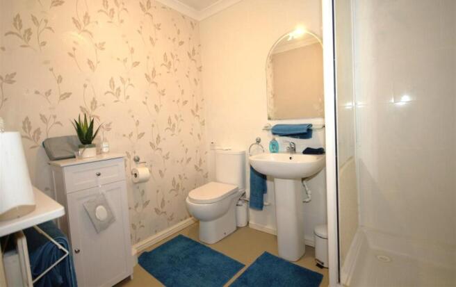 4 bed Detached for sale Image 7