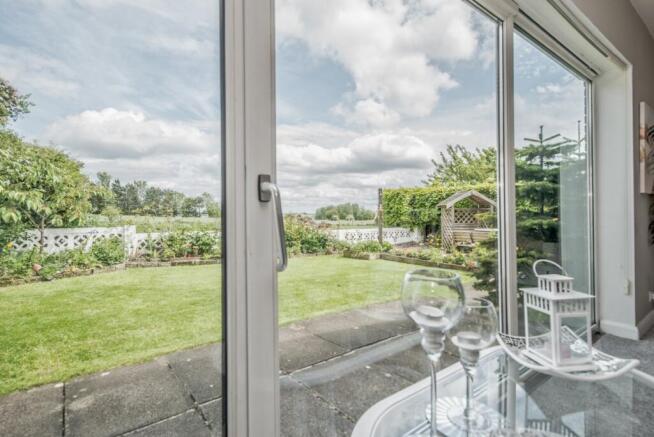 4 bed Bungalow for sale Image 5