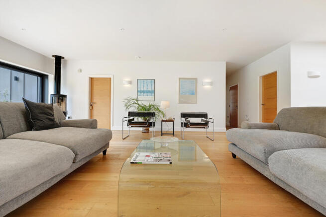 4 bed Detached for sale Image 4