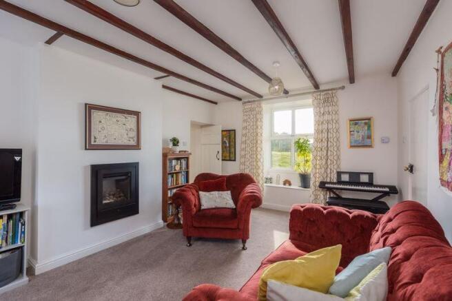 6 bed Detached for sale Image 10