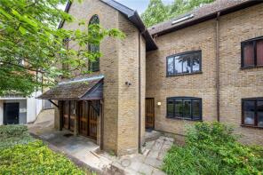 Flat 2, 2a George House, Victoria Place, Richmond TW9 1RU