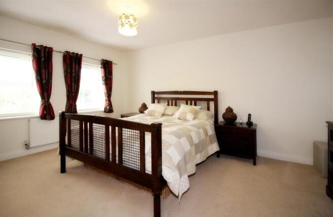 7010_Cawthorn Close.