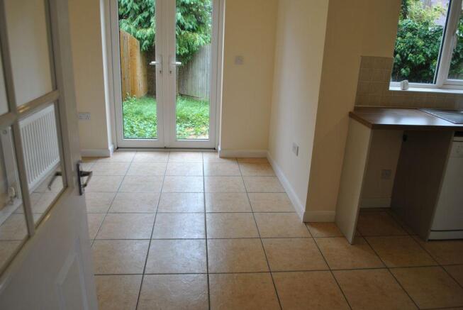 KITCHEN/DINING ROOM