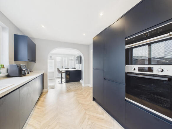 3 bed Semi-Detached for sale Image 7