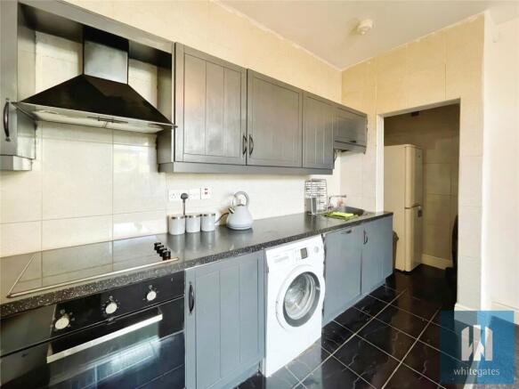 2 bed Terraced to rent Image 5