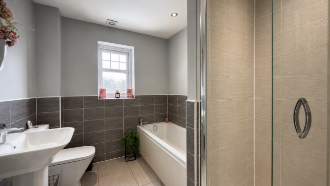 4 bed Detached for sale Image 8