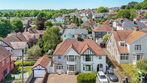 11, Maple Grove, Uplands, Swansea SA2 0JY
