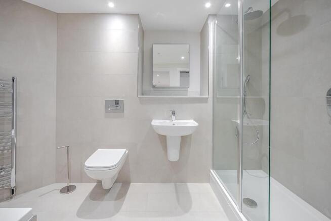 2 bed Flat to rent Image 12