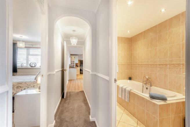 8583379-interior26.jpg