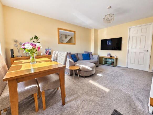 Lounge/Dining Room