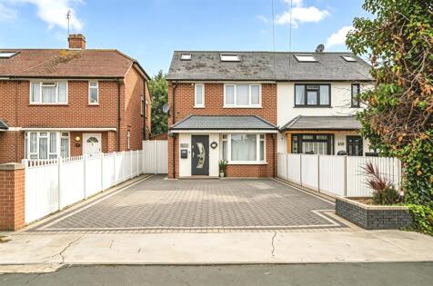School Lane, Addlestone, Surrey, KT15