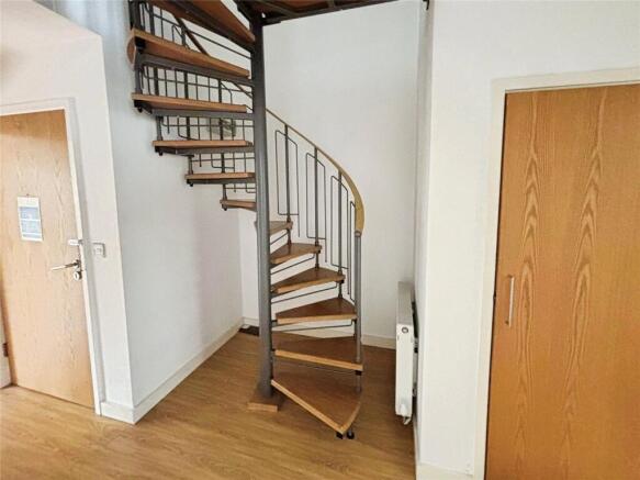 2 bed Flat for sale Image 8