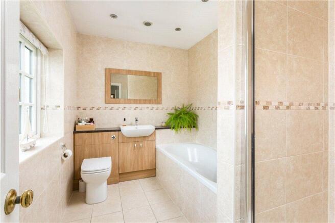 4 bed Link Detached House for sale Image 12