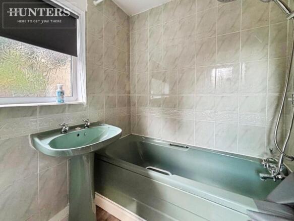2 bed Terraced to rent Image 5