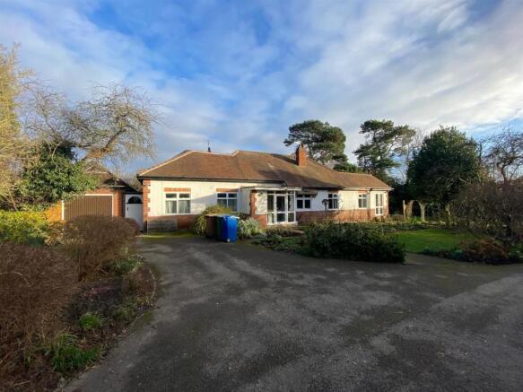 Detached Bungalow with large plot